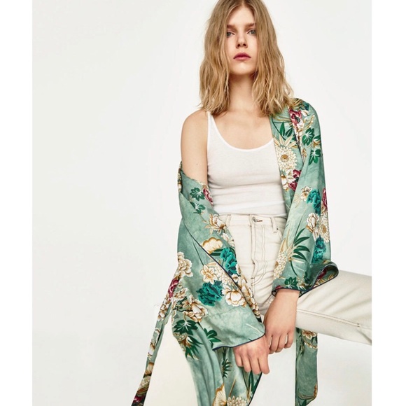 Boutique Tops - ✨Mint Green Floral Patterned Satin Belted Kimono✨